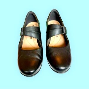 CLARKS MaryJane Heels Black Size 7.5 NWOT